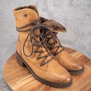 VINTAGE FOUNDRY CO Tan Milan Leather Fur Lined Boot (Size 10)